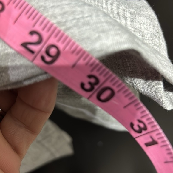 The Nike Tee Standard Fit, cotton crewneck, “Just Do It”JDI logo chest - Picture 7 of 11